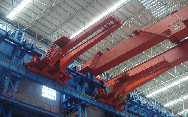 壁行式旋臂起重機2