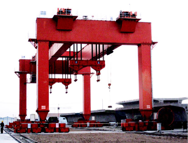 900噸移梁機3